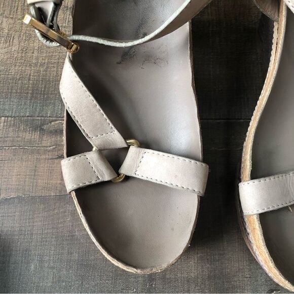 Tory Burch Brenden Crocodile Wedge - Picture 4 of 13